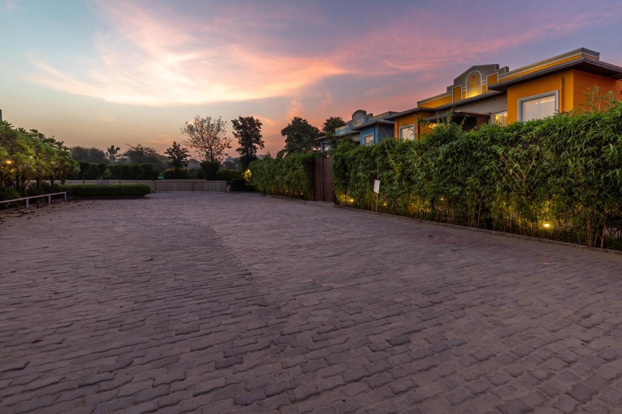 Downtown Resorts Nh8 Dhāruhera Exterior photo
